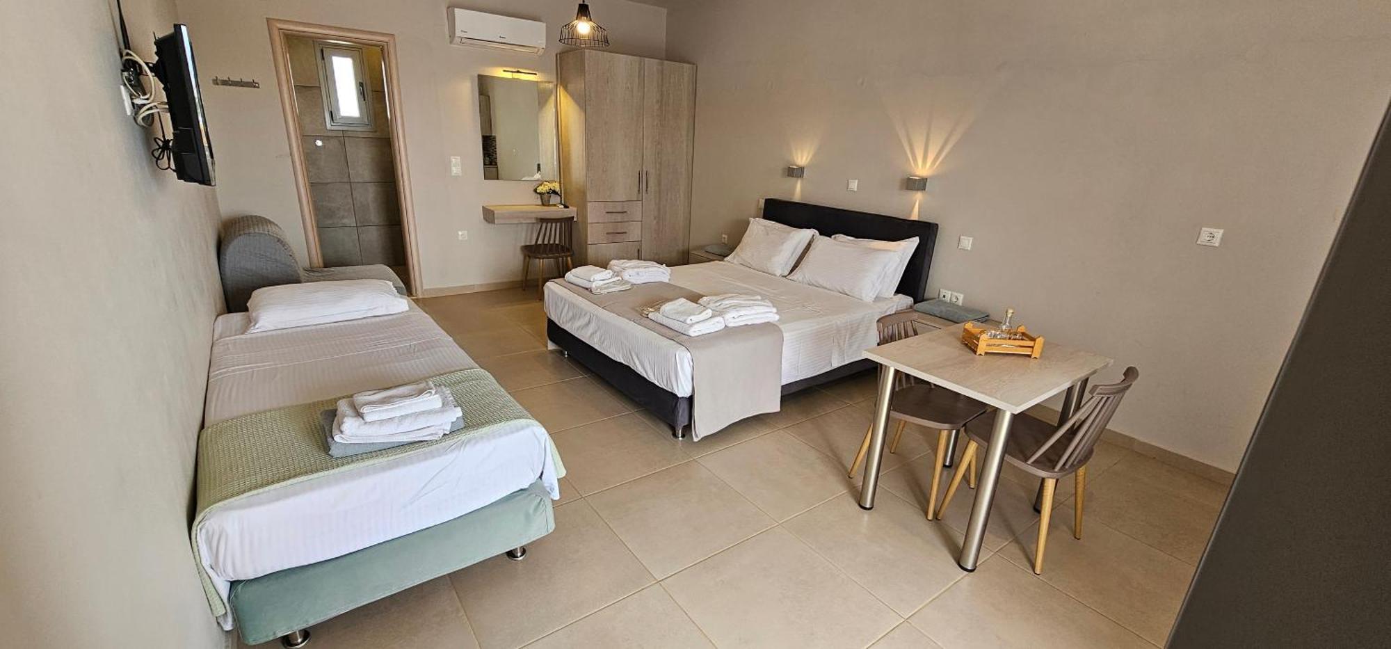 Asteri Apartments Und Studios Makrýgialos Buitenkant foto