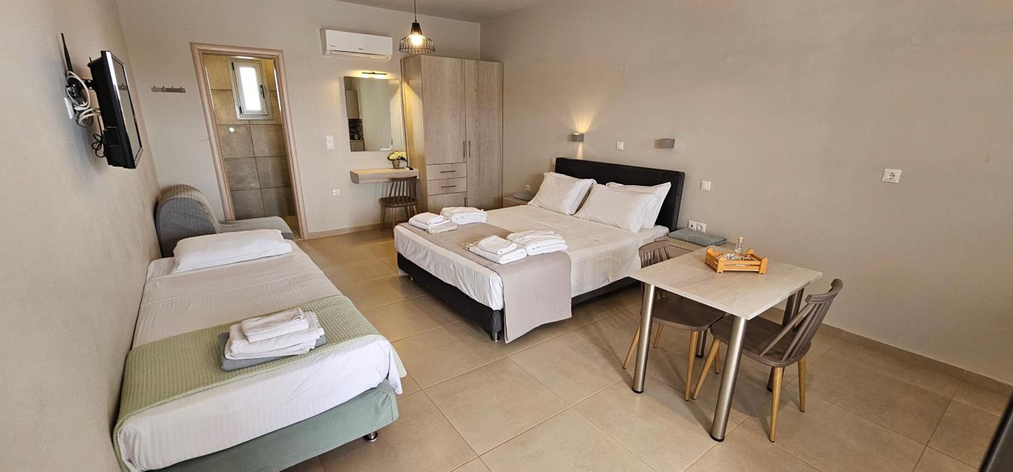 Asteri Apartments Und Studios Makrýgialos Buitenkant foto